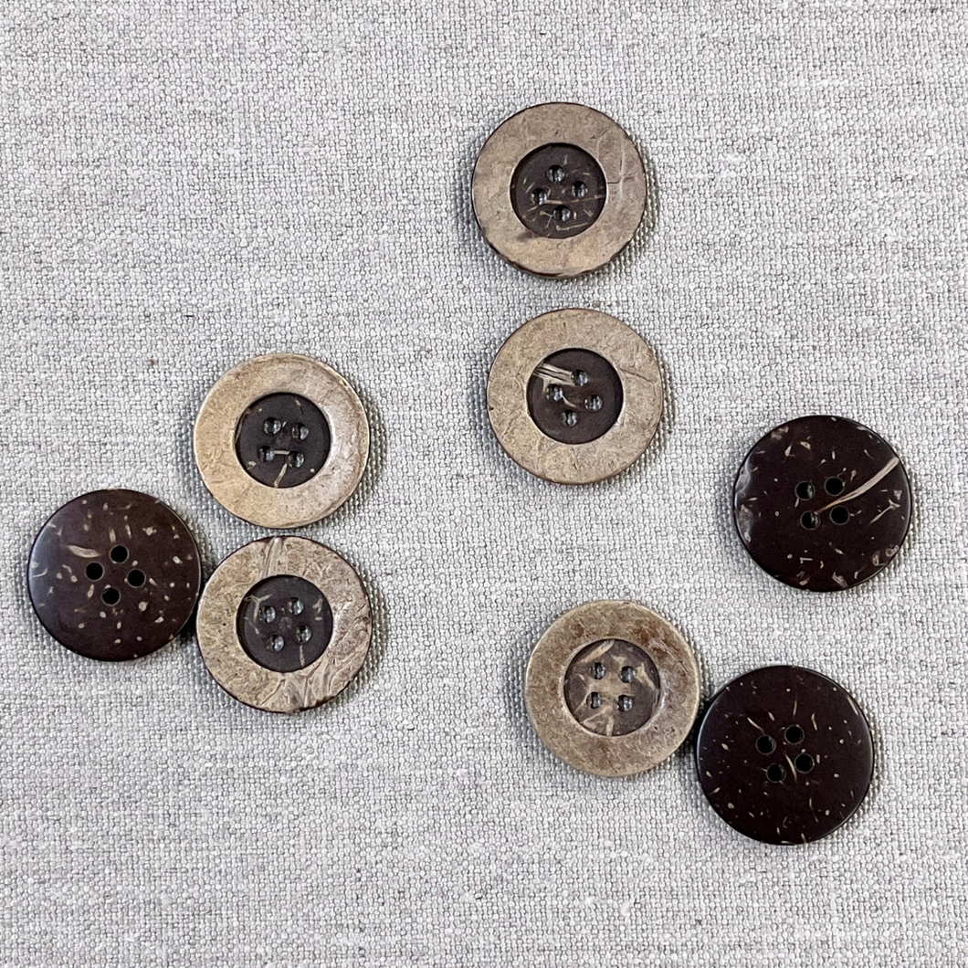 Coconut Buttons - Raised Rim - 40L [4-9]