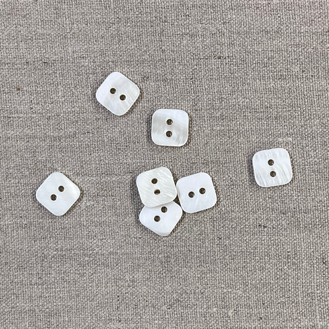 White Shell Buttons-Square - 18L
